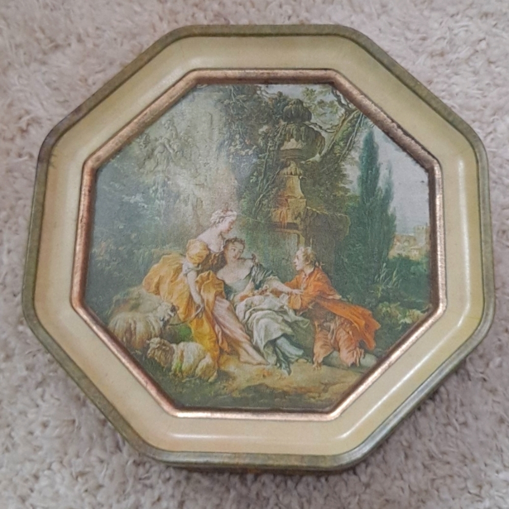 1967 Buscuits Tin from Sunshine buscuits Boucher art print 12 x 12 x 4